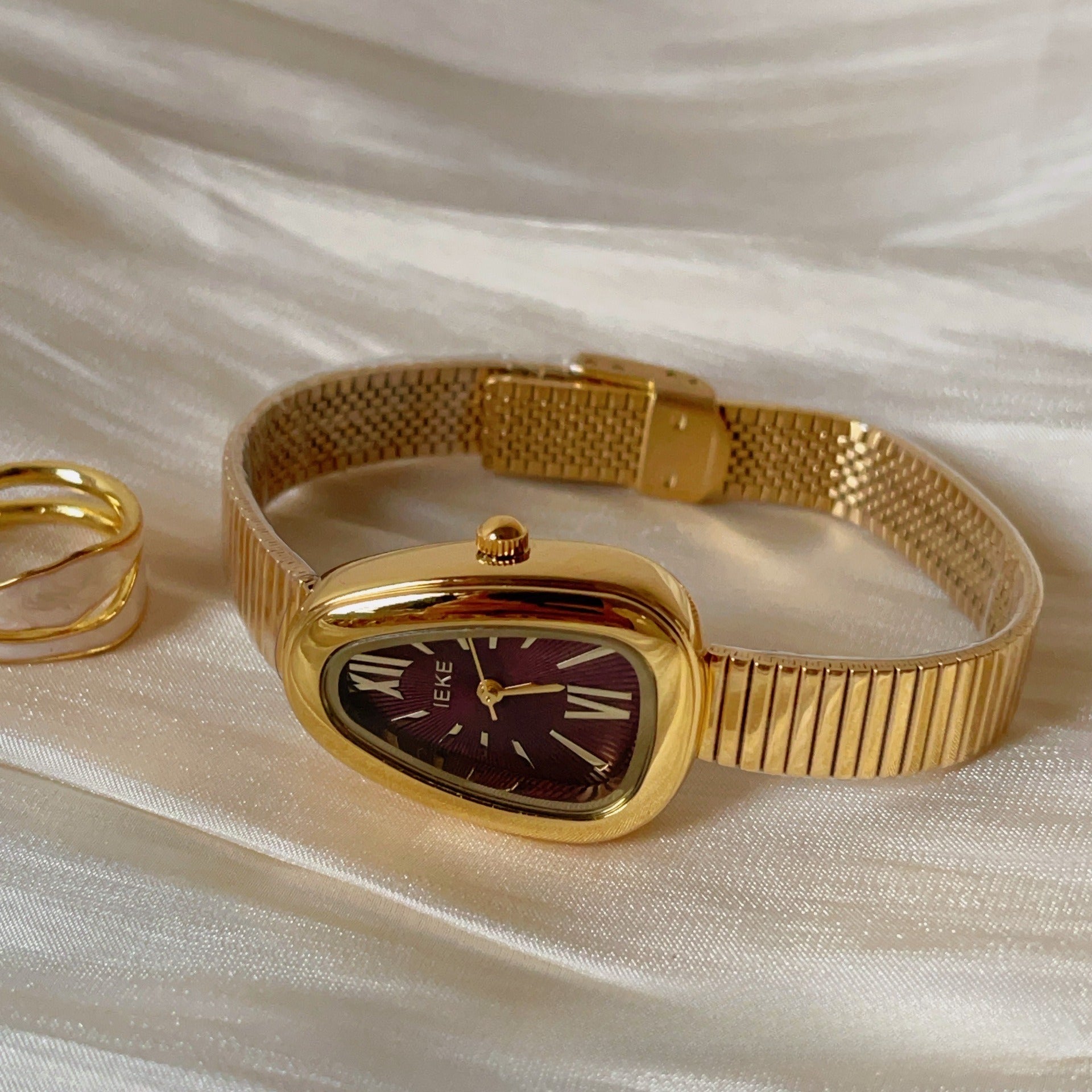 Retro Ankola Red Chain Bracelet Watch PDW038