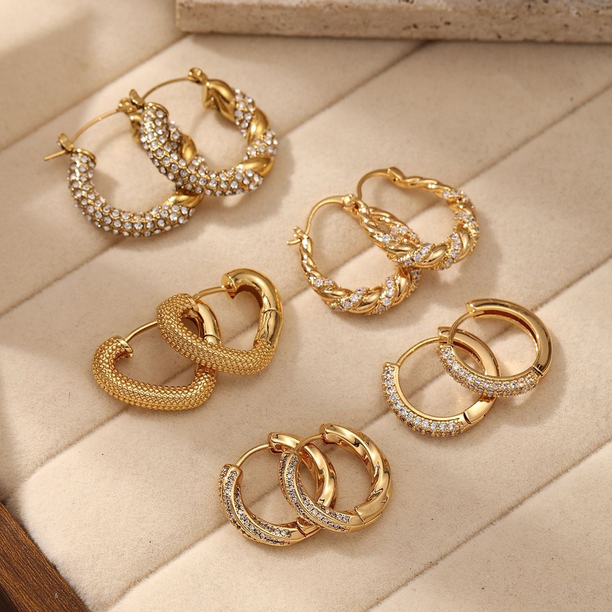 Twist Texture Heart Ear Cuff with Zircon