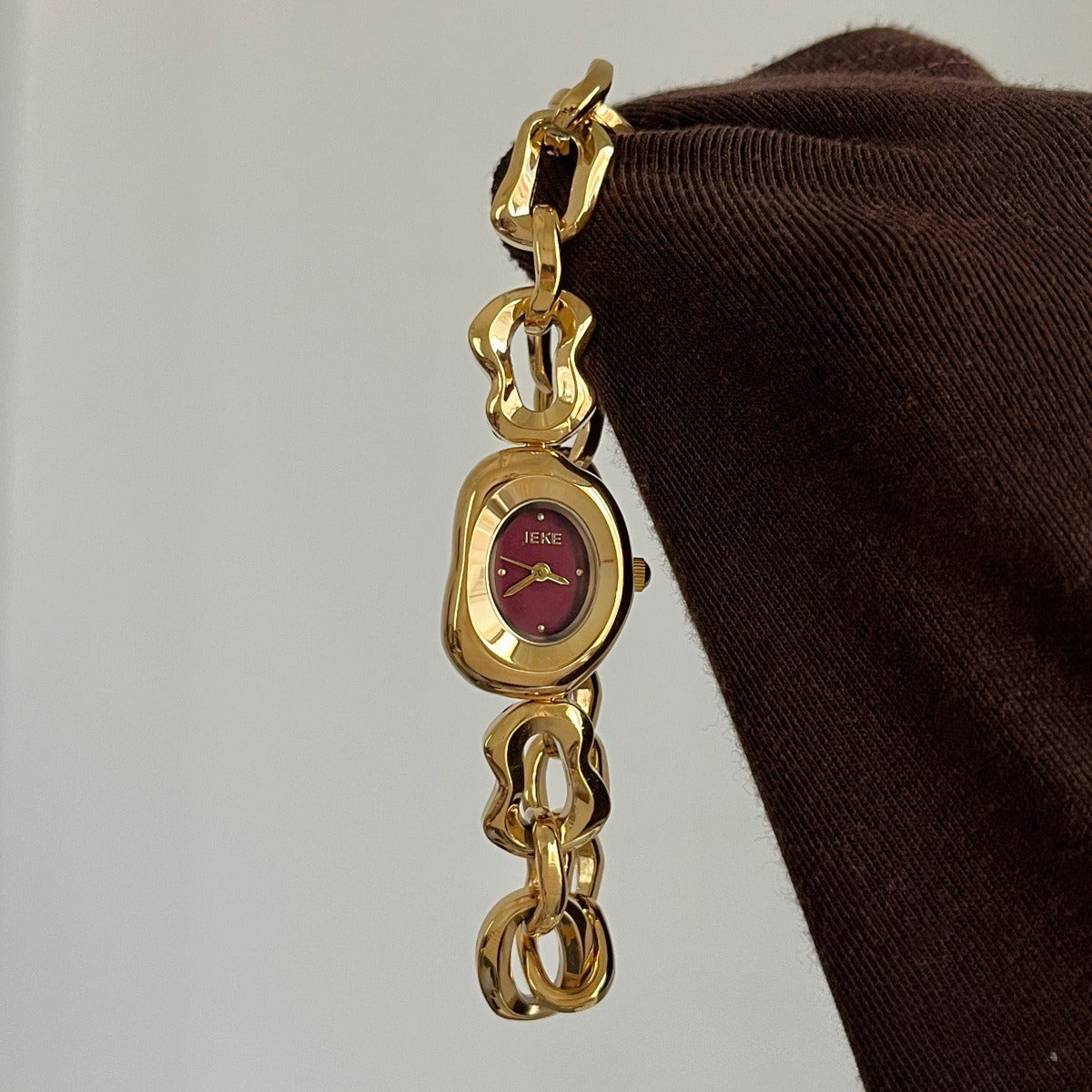 High-end and elegant niche cheese lady bracelet watch 26WAT001