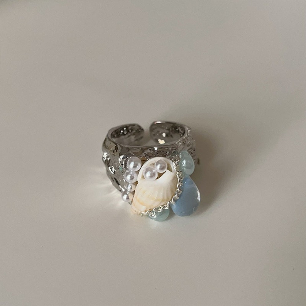 Silver Statement Ring Crystal Shell Design