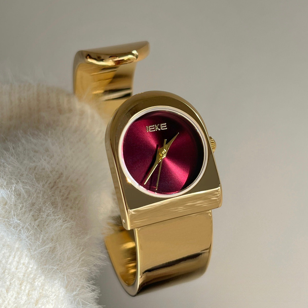 Minimalist Retro “Clock Dial” Bangle Watch PDW041 - view 6
