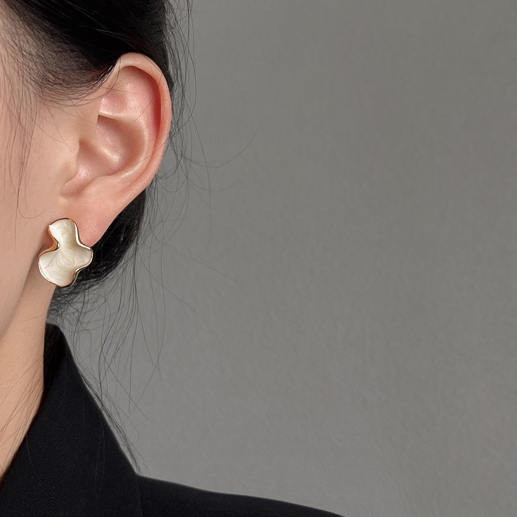 Abstract Geometric White Drip Glaze Ear Cuff