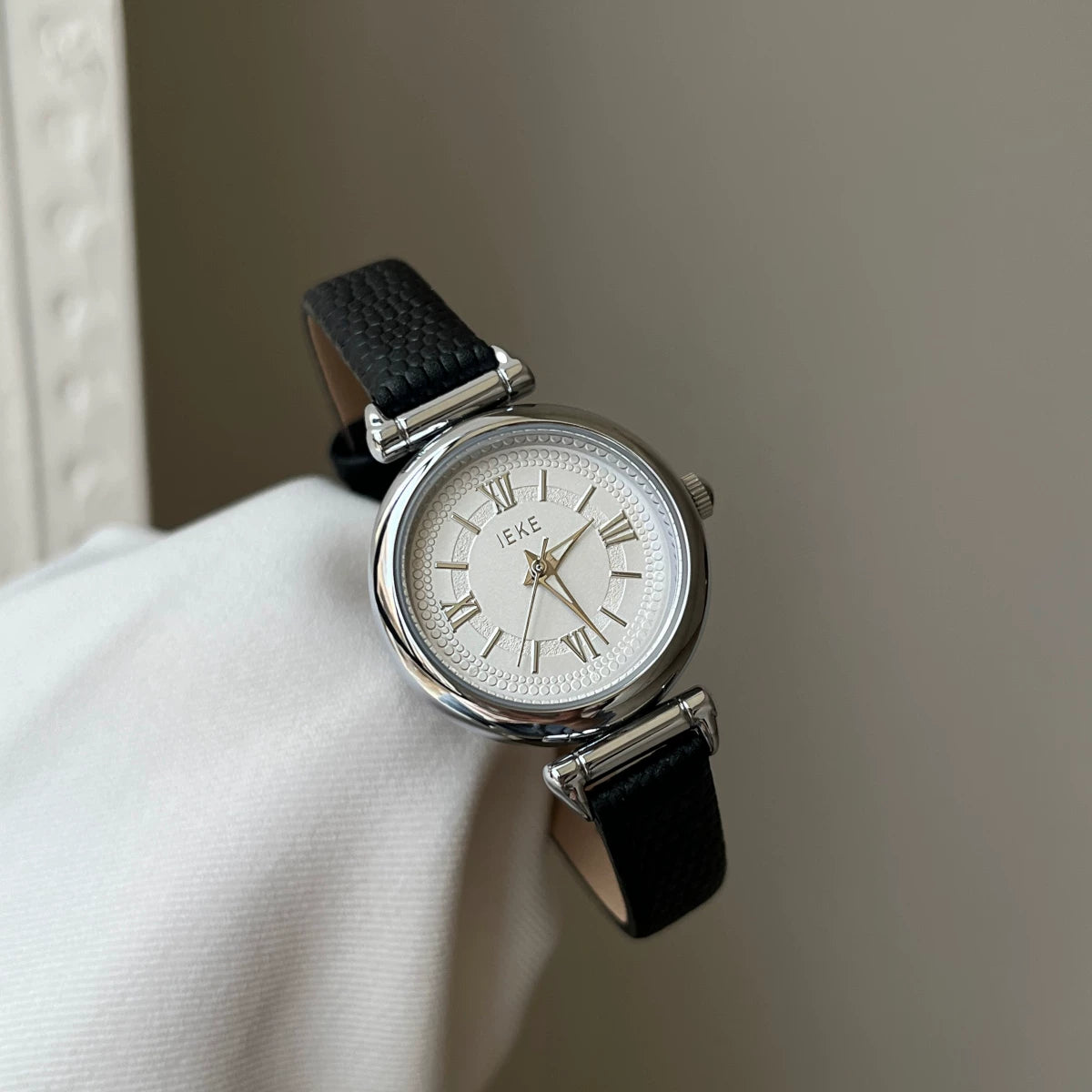 Silent Roman Numeral Leather Strap Watch PDW042 - view 10