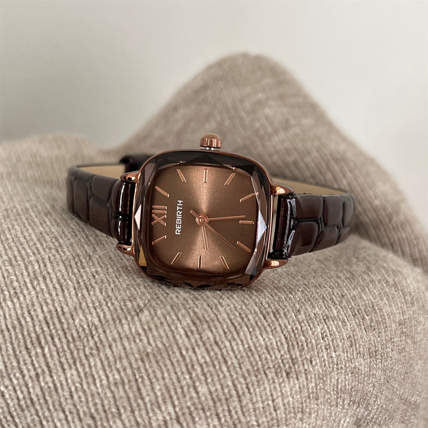 Minimalist Diamond-Cut Glass Square Watch PDW015 - view 3
