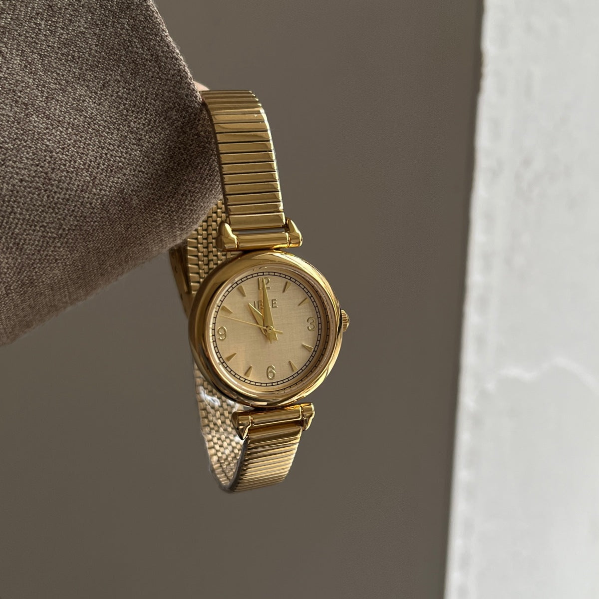 Minimalist Round Dial Chain Strap Watch PDW003 - view 8