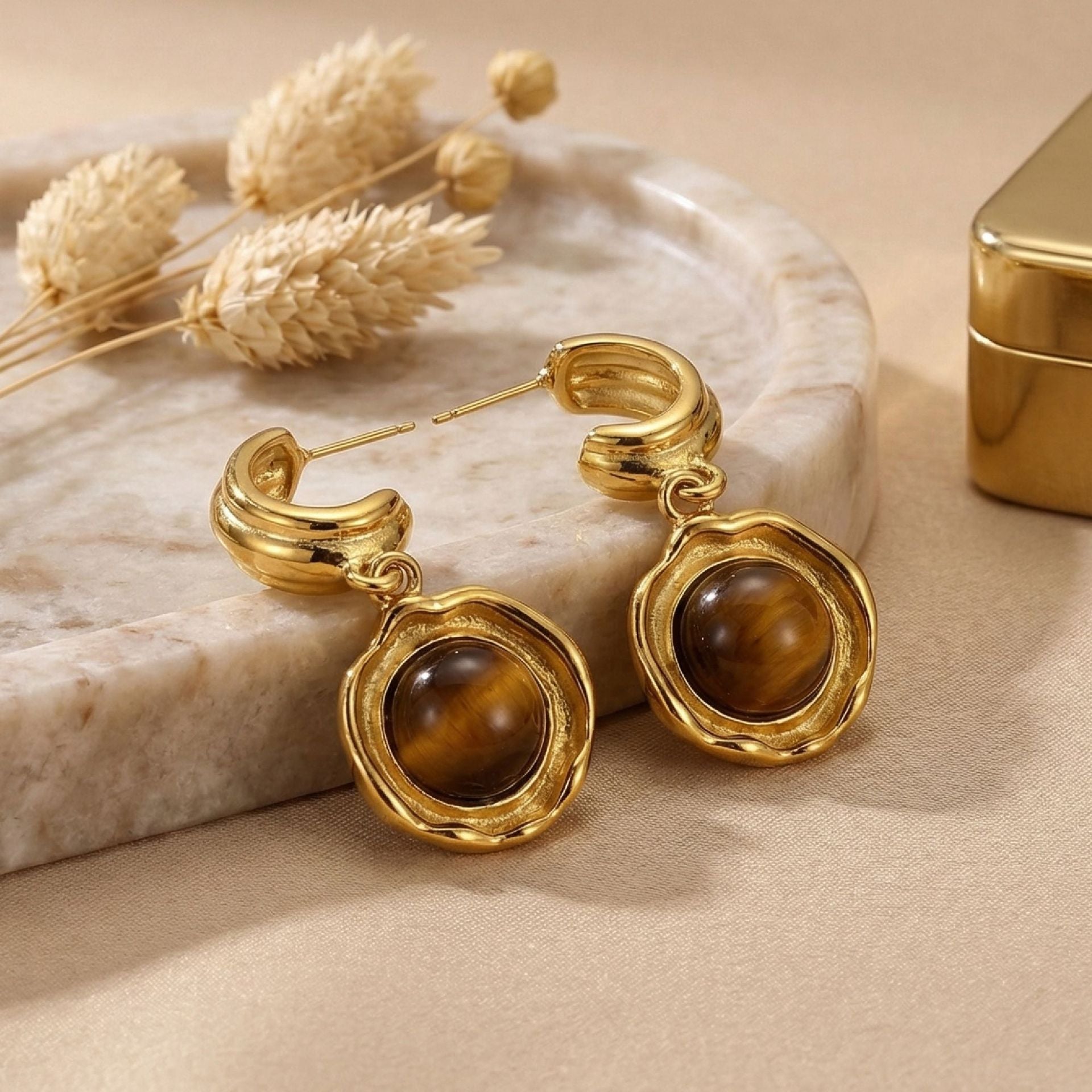 Retro Tiger's Eye 18K Gold Stud Earrings