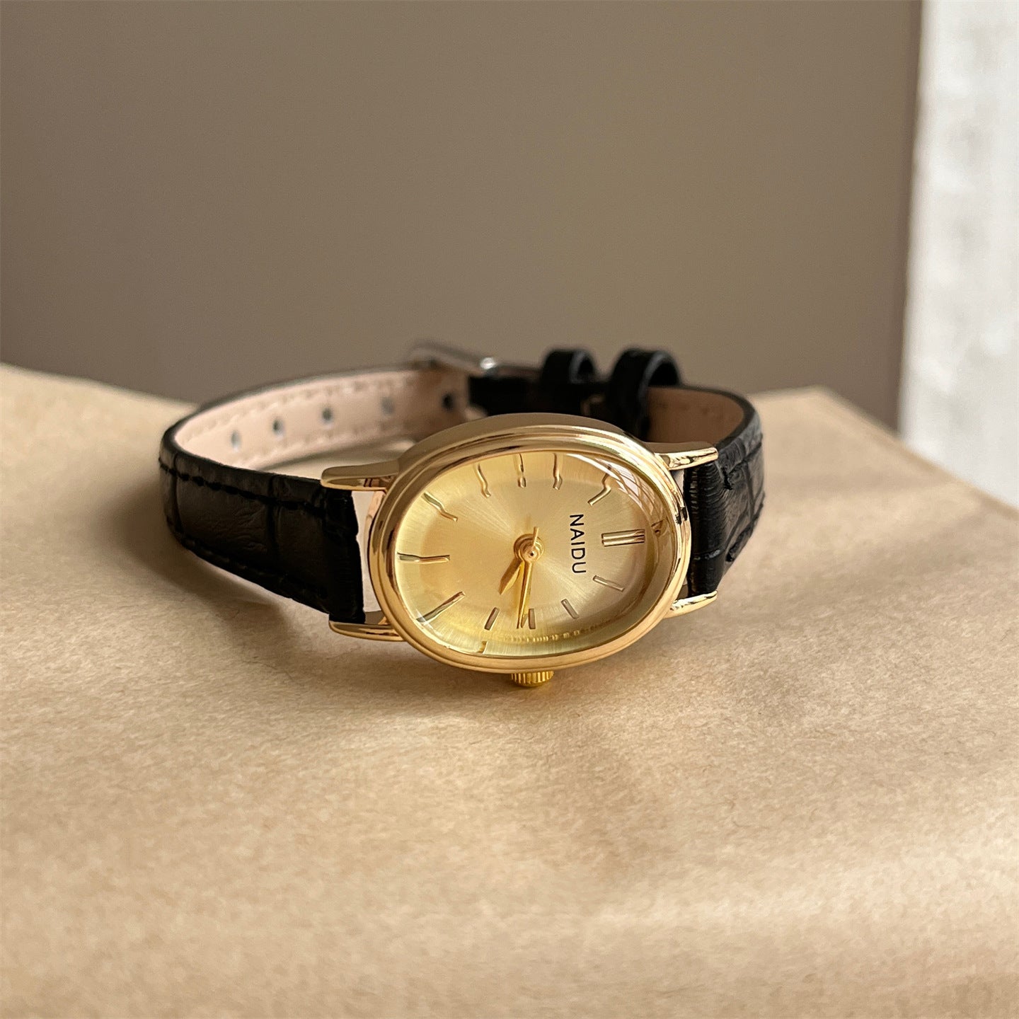 Convex Glass Oval Dress Watch PDW004