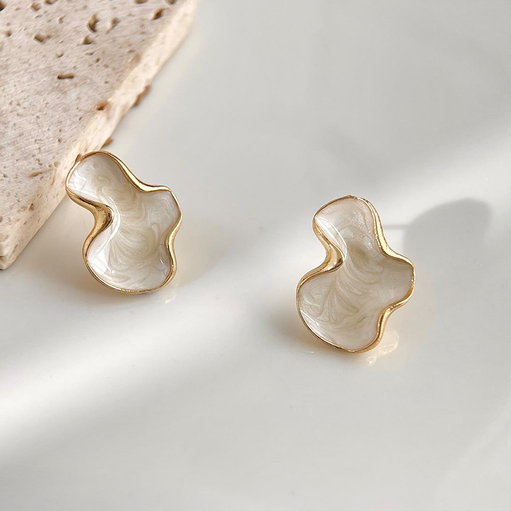 Abstract Geometric White Drip Glaze Ear Cuff