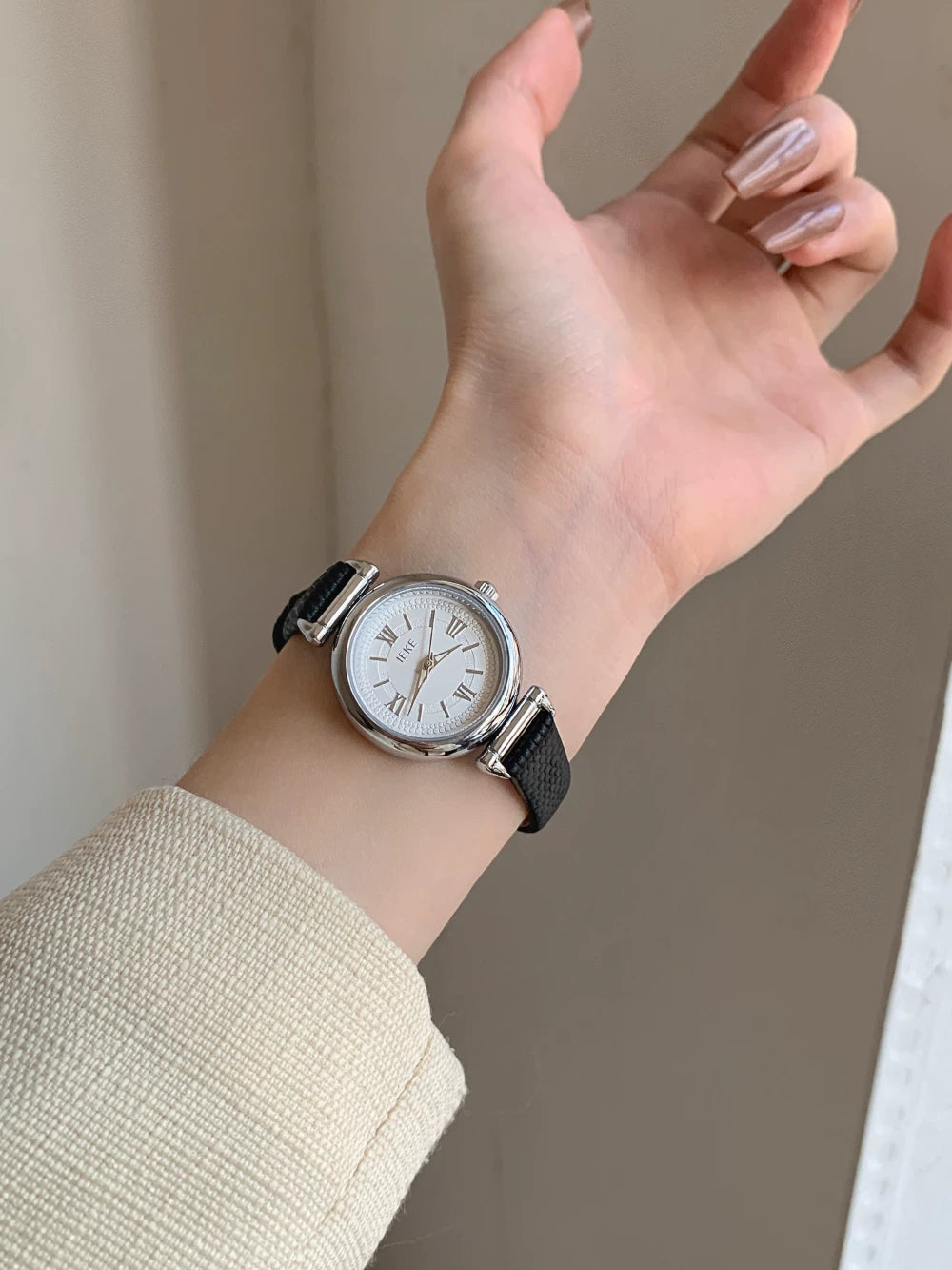 Silent Roman Numeral Leather Strap Watch PDW042 - view 3